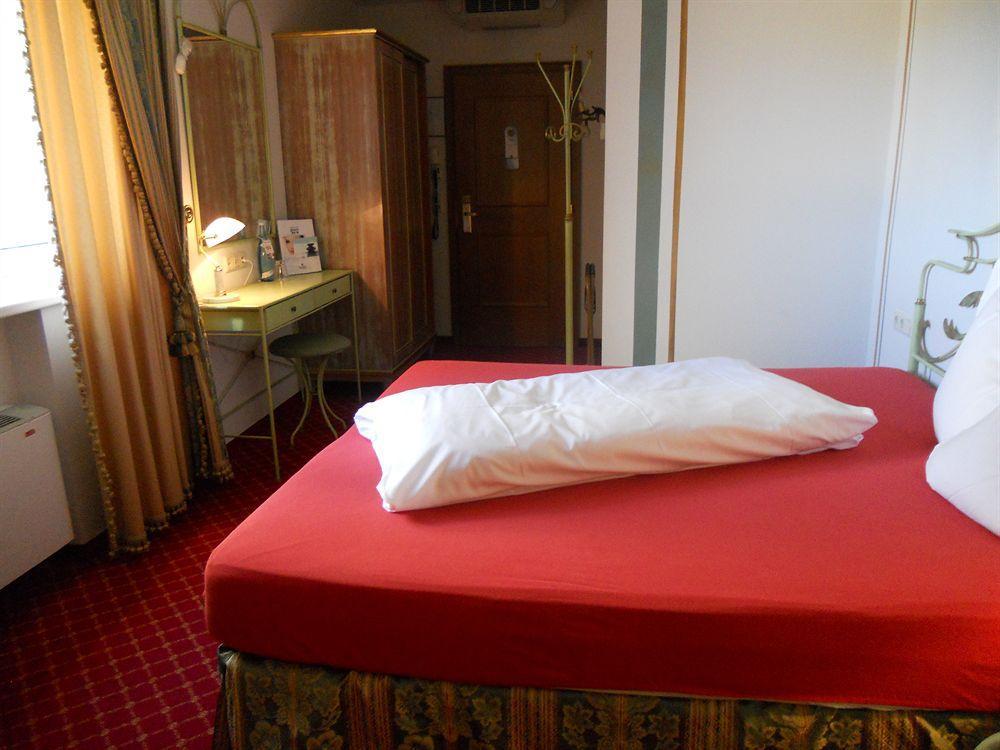 Hotel Schwarzer Adler Innsbruck Kültér fotó
