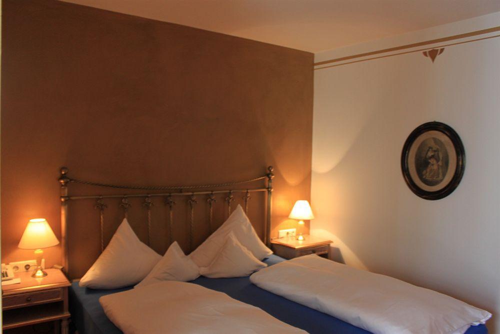 Hotel Schwarzer Adler Innsbruck Kültér fotó