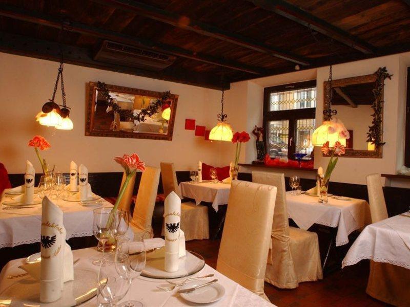 Hotel Schwarzer Adler Innsbruck Kültér fotó